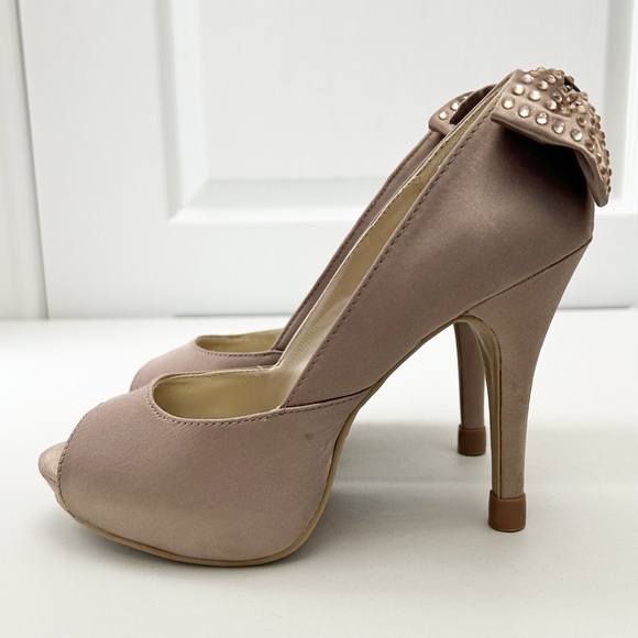 Expression Nude Blush Peep-Toe Satin Platform Heels Rhinestone Bows Size 7 - Picture 6 of 15